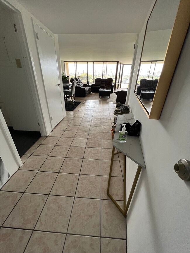 Building Photo - 4316 Marina City Dr