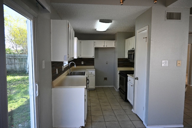 Foto del edificio - 3138 Smoke Creek