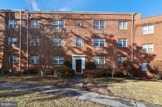 Building Photo - 1732 W Abingdon Dr