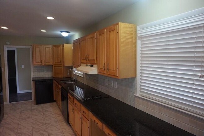 Foto del edificio - 1403 Stephens Dr NE
