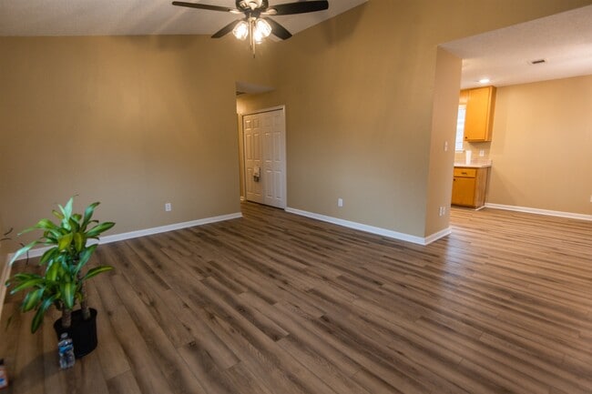Building Photo - 2488 Holton St