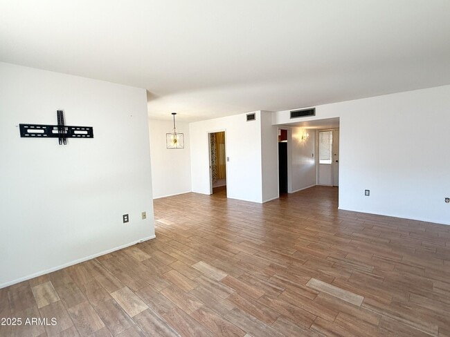 Building Photo - 10223 W Andover Ave