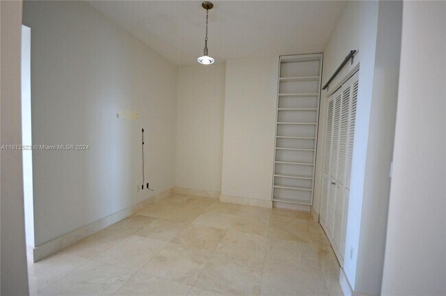 Foto del edificio - 725 NE 22nd St