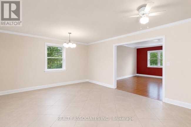 Building Photo - 374 Irene Dr