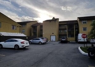 Building Photo - 15470 SW 82nd Ln