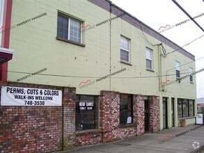 Building Photo - 811 S Market Blvd