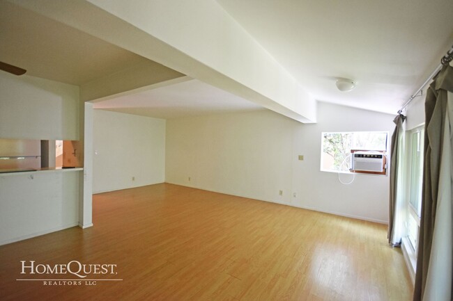 Foto del edificio - Parkway Condo Available Now!   3/2/2 - $3600