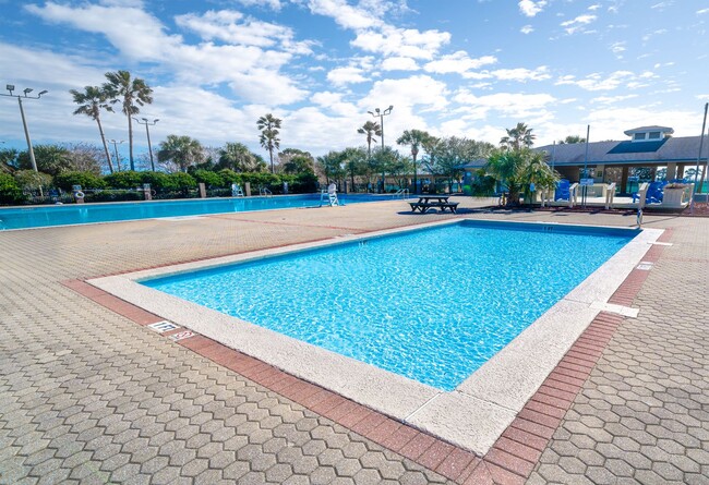 Foto del edificio - Fully Furnished 4 Bedroom Home in Navarre!