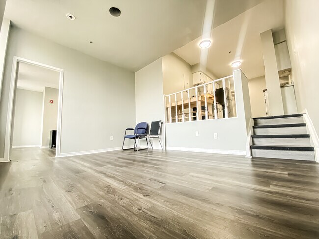 Photo du bâtiment - 302-51 King Street West Brockville Ontario K6V 3P8
