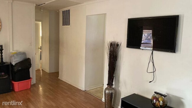 Building Photo - 2 br, 1 bath House - 1003 Marton St