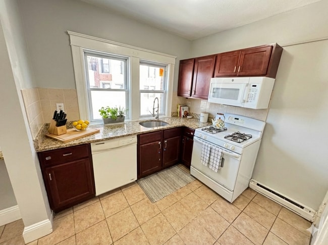 Foto del edificio - 1496 Commonwealth Ave