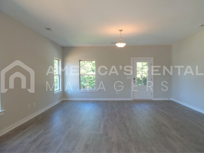 Building Photo - Home for Rent in Odenville... Available to...