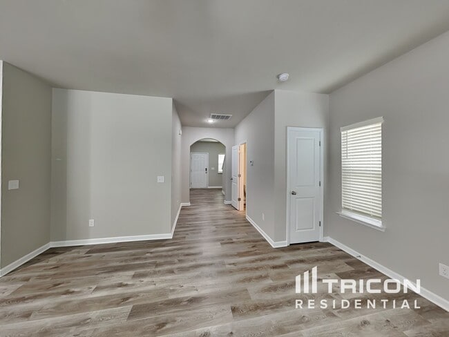 Building Photo - 134 Spring Knoll Dr