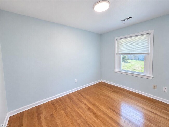 Building Photo - 1811 Gildner Rd
