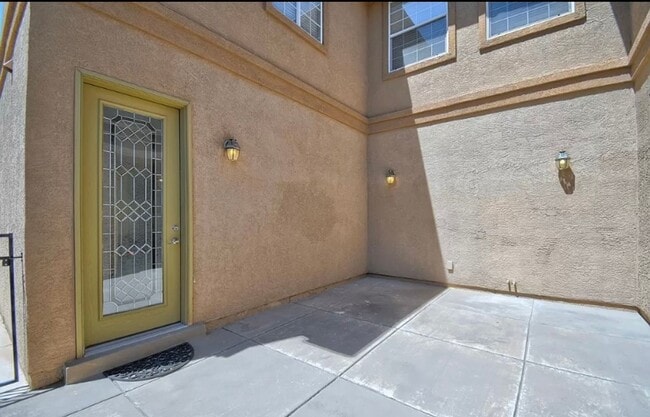 Foto del edificio - COMING SOON Large 5 Bedroom home with loft...