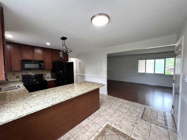 Building Photo - 6842 W Lode Dr