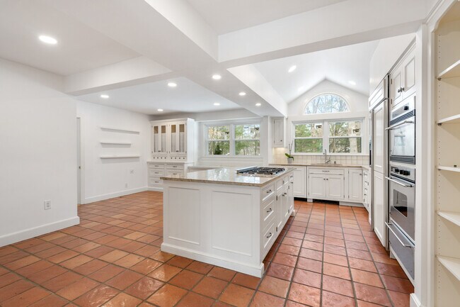 Foto del edificio - 124 Rangeley Rd