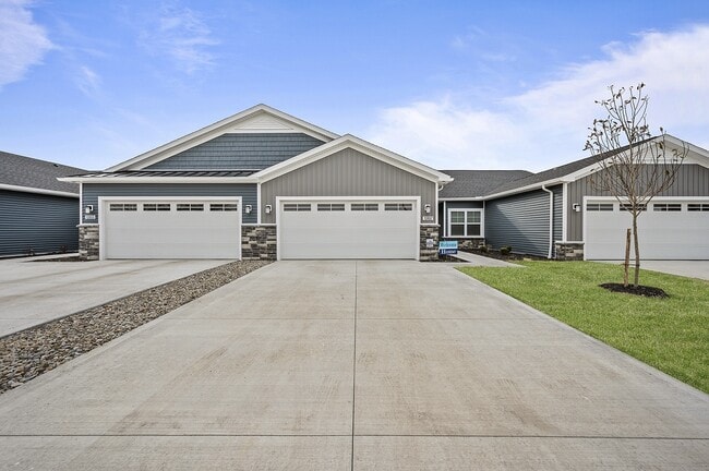 Building Photo - The Villas at Brookview