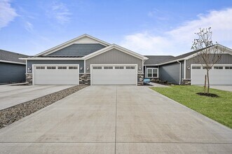 Building Photo - The Villas at Brookview