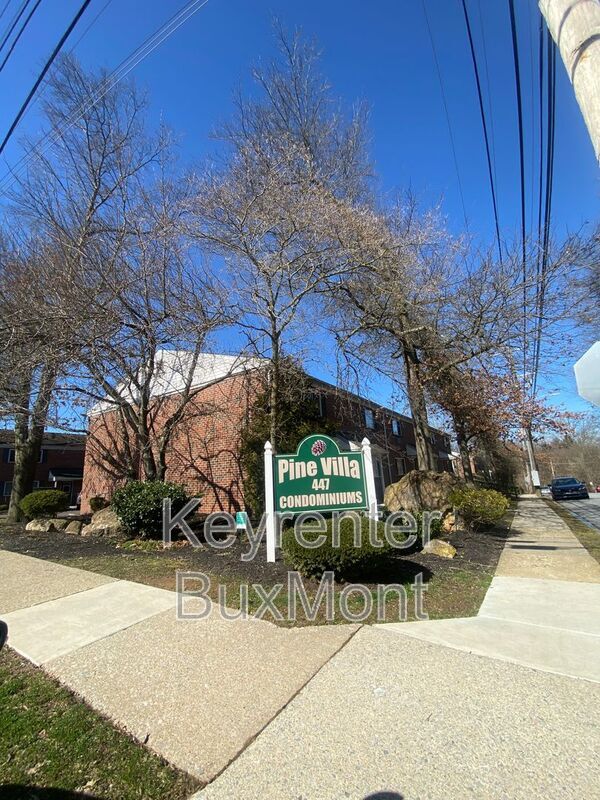 Primary Photo - 447 Pine St