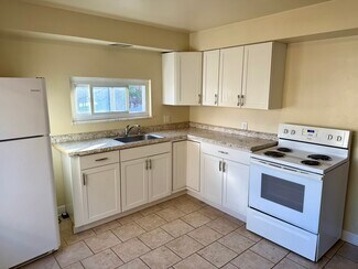 Building Photo - 338 Russellwood Ave