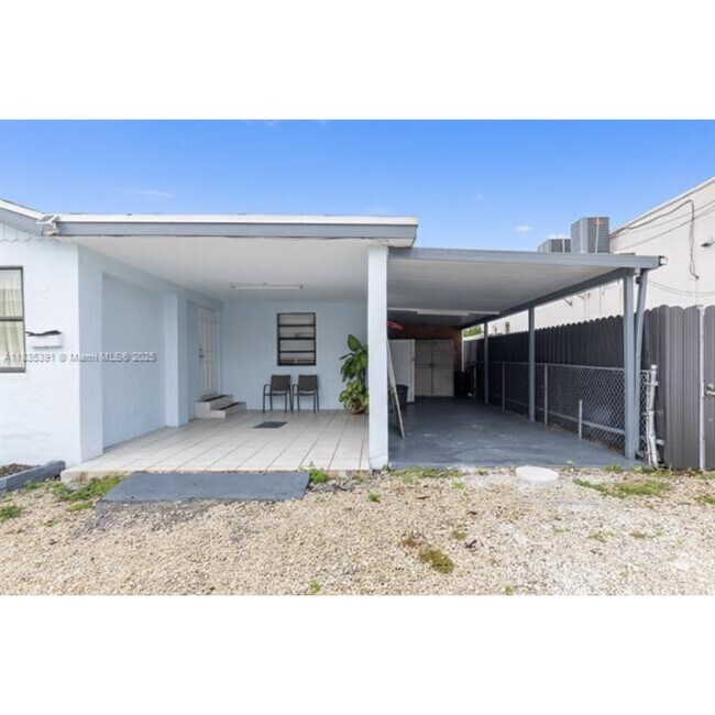 Foto del edificio - 3925 SW 88th Pl