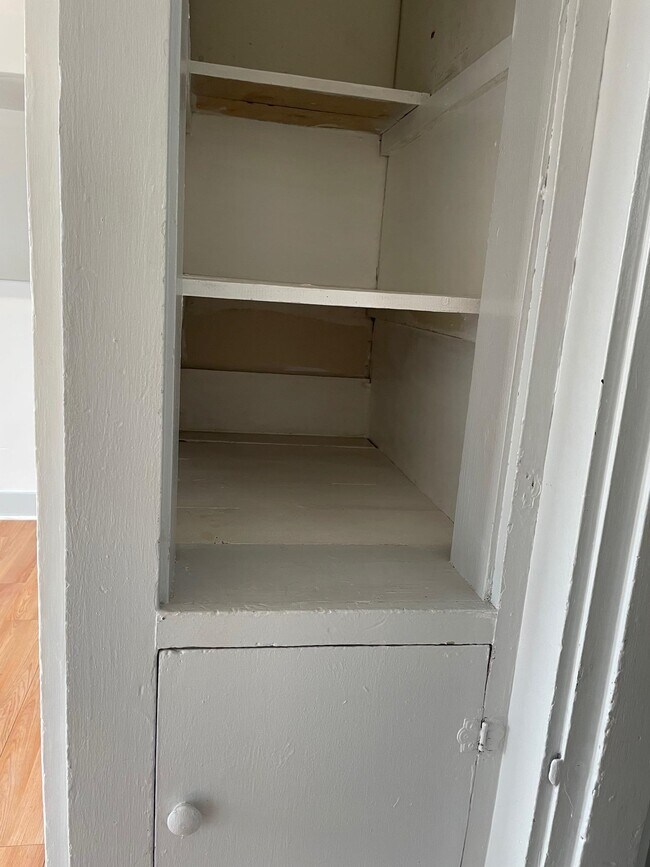 Building Photo - 191 Walnut St