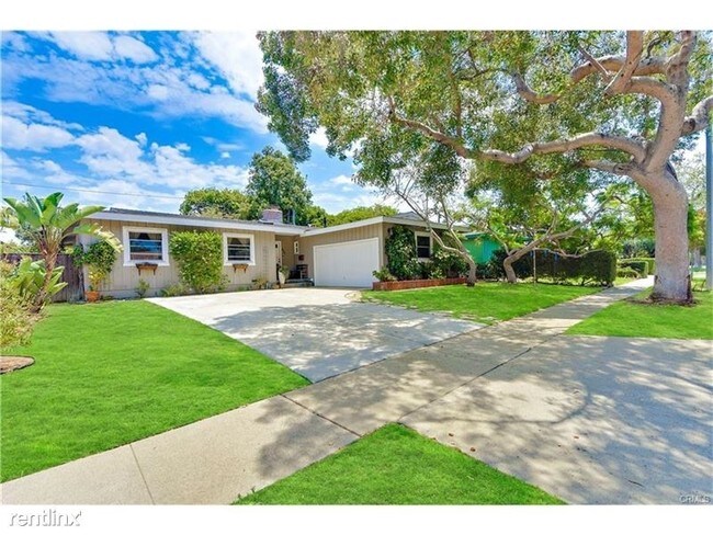 Building Photo - 421 Via Colusa