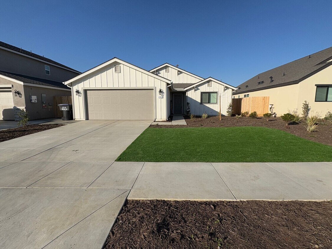 Primary Photo - Newly Built Home in NE Visalia Available Now!