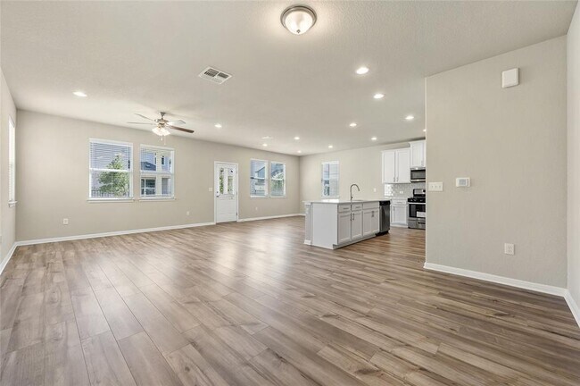 Foto del edificio - 10017 Dawn Pearl Dr