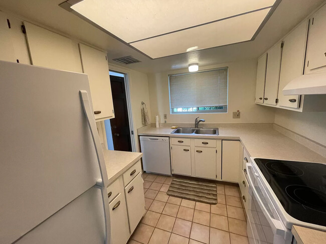 Foto del edificio - 3422 N Richland Dr