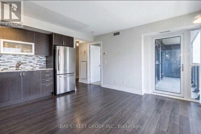 Photo du bâtiment - 28 Ted Rogers Way