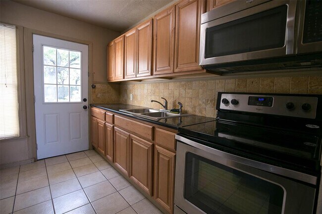 Foto del edificio - 4045 Winfield Ave