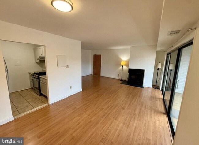 Foto del edificio - 4358 Cherry Hill Rd