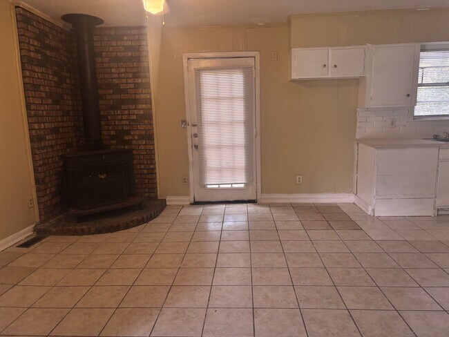 Foto del edificio - 2741 Revere St