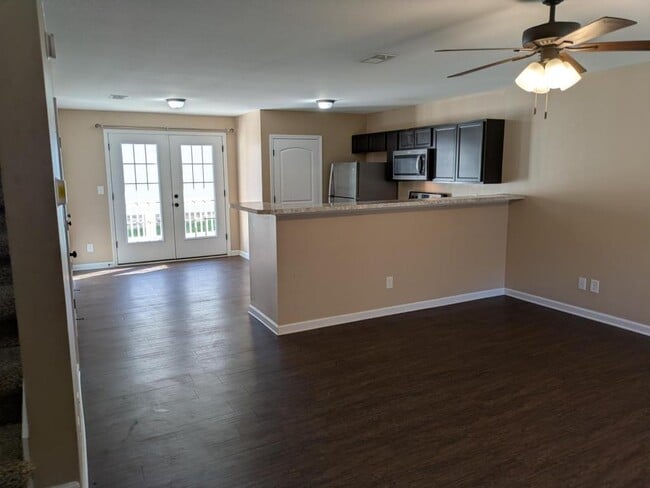 Foto del edificio - 150 Mayhew Rd