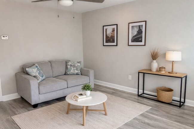 Building Photo - 516 Heights Blvd