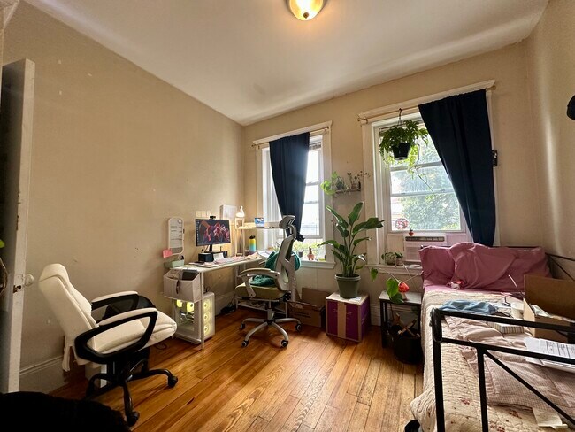 Building Photo - 4 Litchfield St