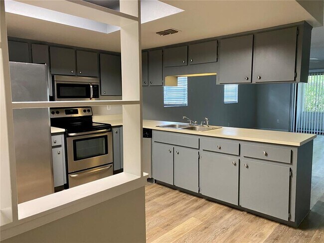 Building Photo - 2024 Cedar Run Dr