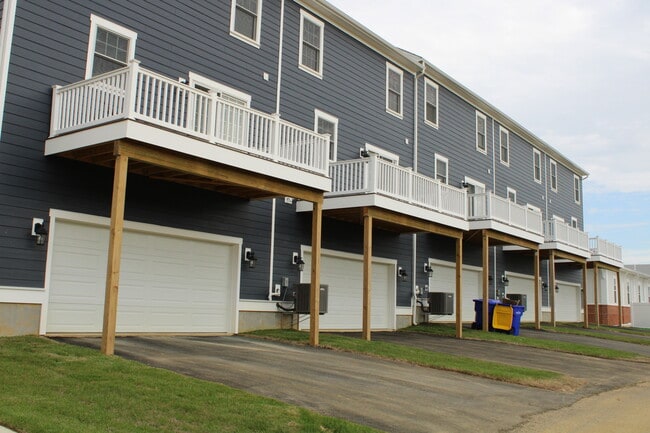 Building Photo - 962 Lorewood Grove Rd
