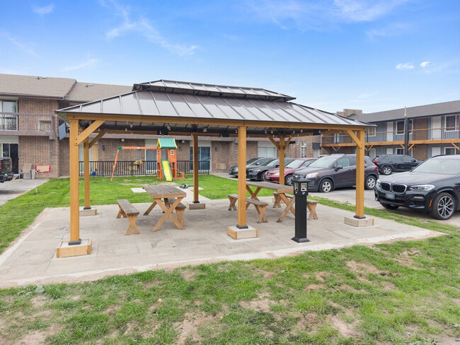 Building Photo - Bachelor Unit for Rent