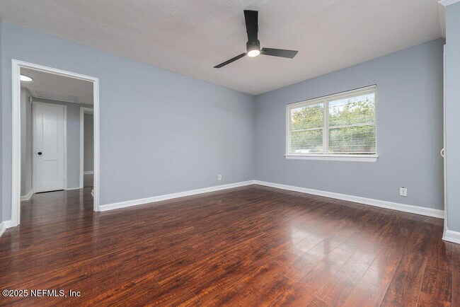 Foto del edificio - 2802 Myra St