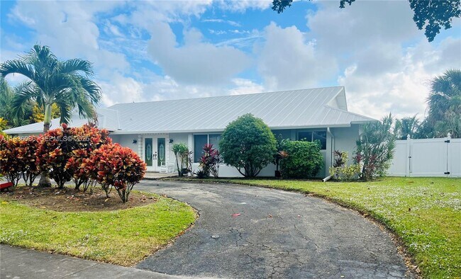 Foto del edificio - 3324 Lakeview Blvd