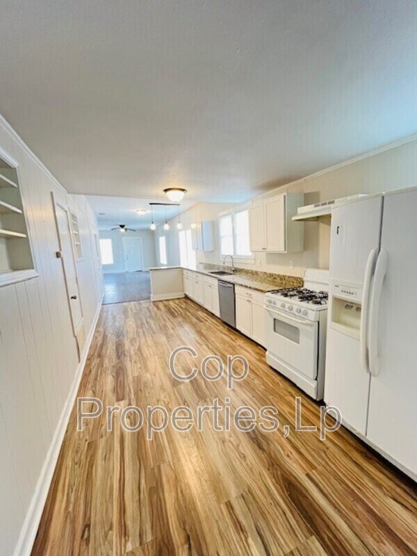 Building Photo - 220 Rigsby Ave