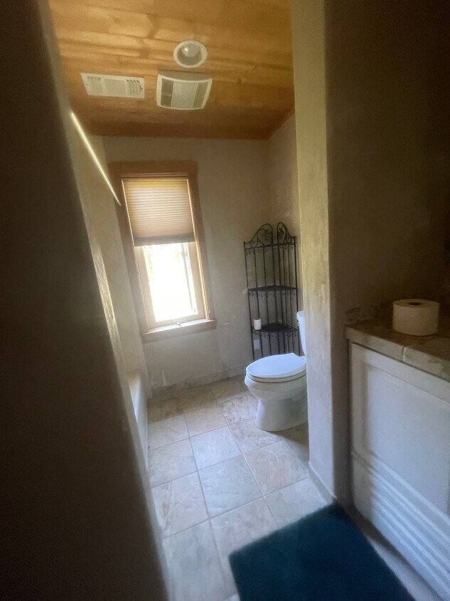 Building Photo - 84 W Nevada St