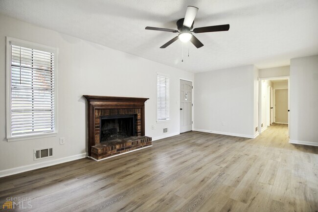 Foto del edificio - 5015 Chartley Cir SW