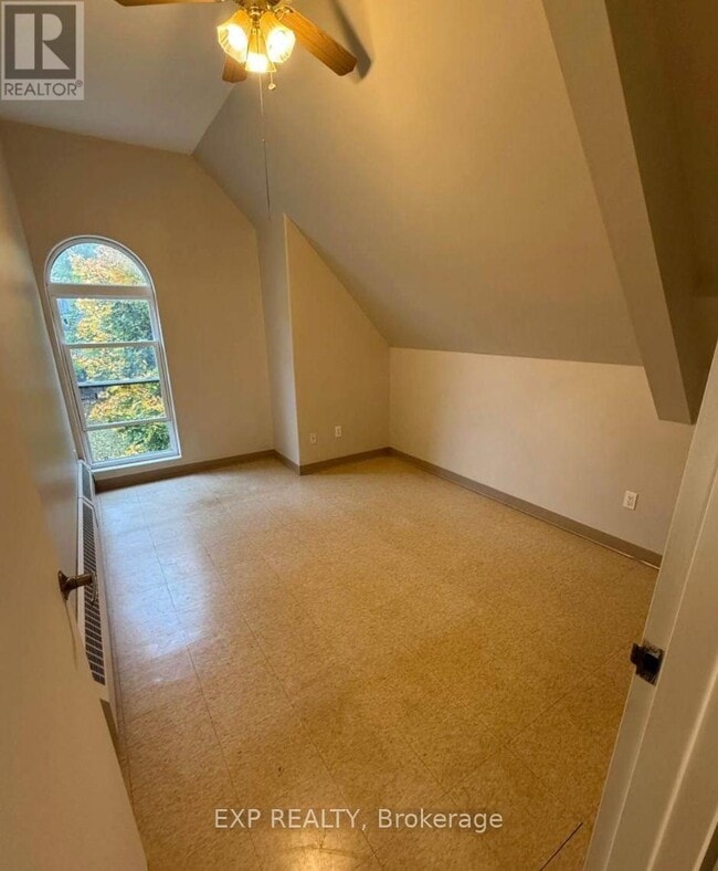 Building Photo - 25 Winniett St