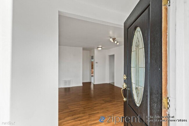 Foto del edificio - 2 br, 1 bath House - 16094 Gramercy Dr, Sa...