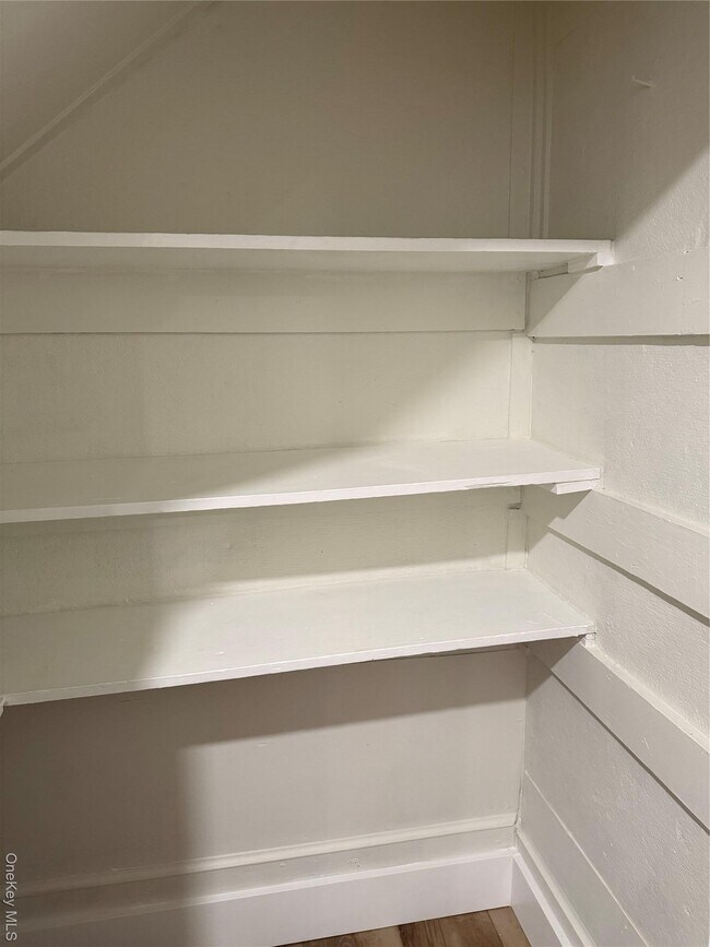 Foto del edificio - 32 Ketchum Rd