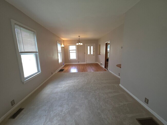 Foto del edificio - Single Family Home in Averill Park Schools